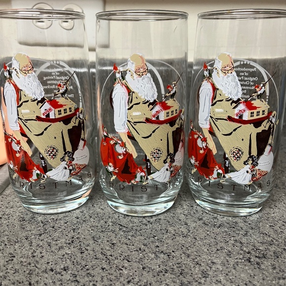 🎄 Norman Rockwell Christmas Glasses – Set of 3 Vintage Coca-Cola Collectibles - Picture 1 of 2